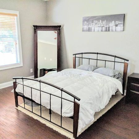 Spacious Deluxe House For You, Your Family And Friends Charlotte Bagian luar foto