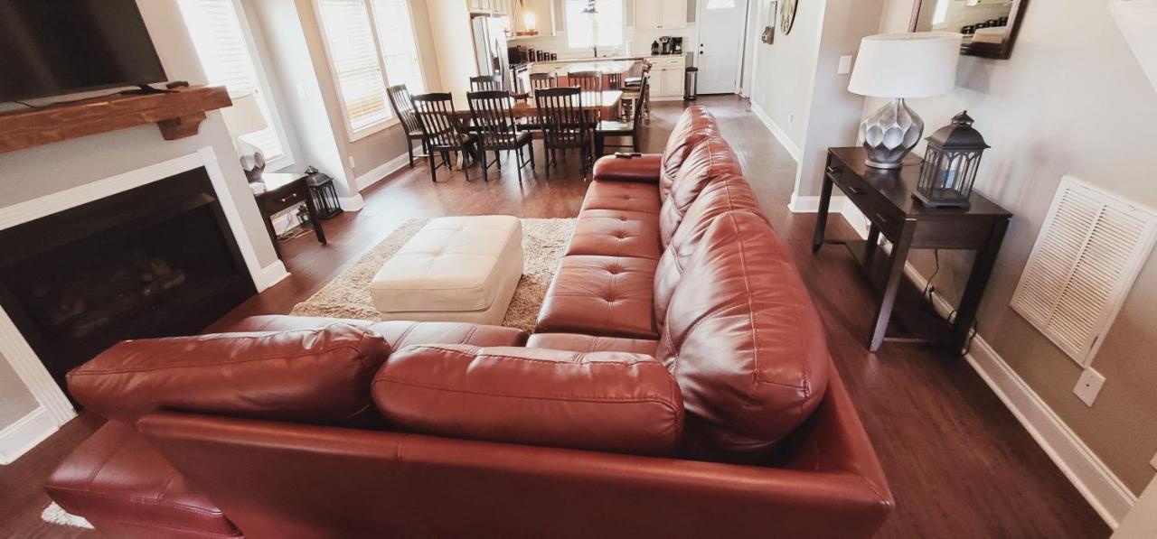 Spacious Deluxe House For You, Your Family And Friends Charlotte Bagian luar foto
