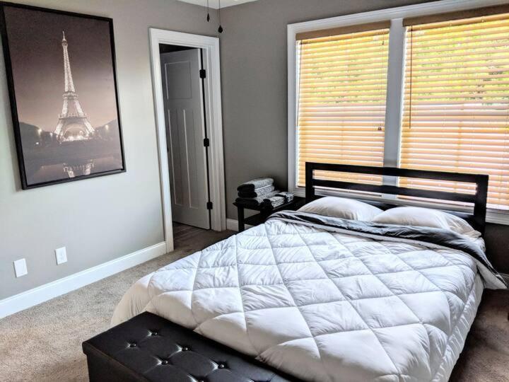 Spacious Deluxe House For You, Your Family And Friends Charlotte Bagian luar foto